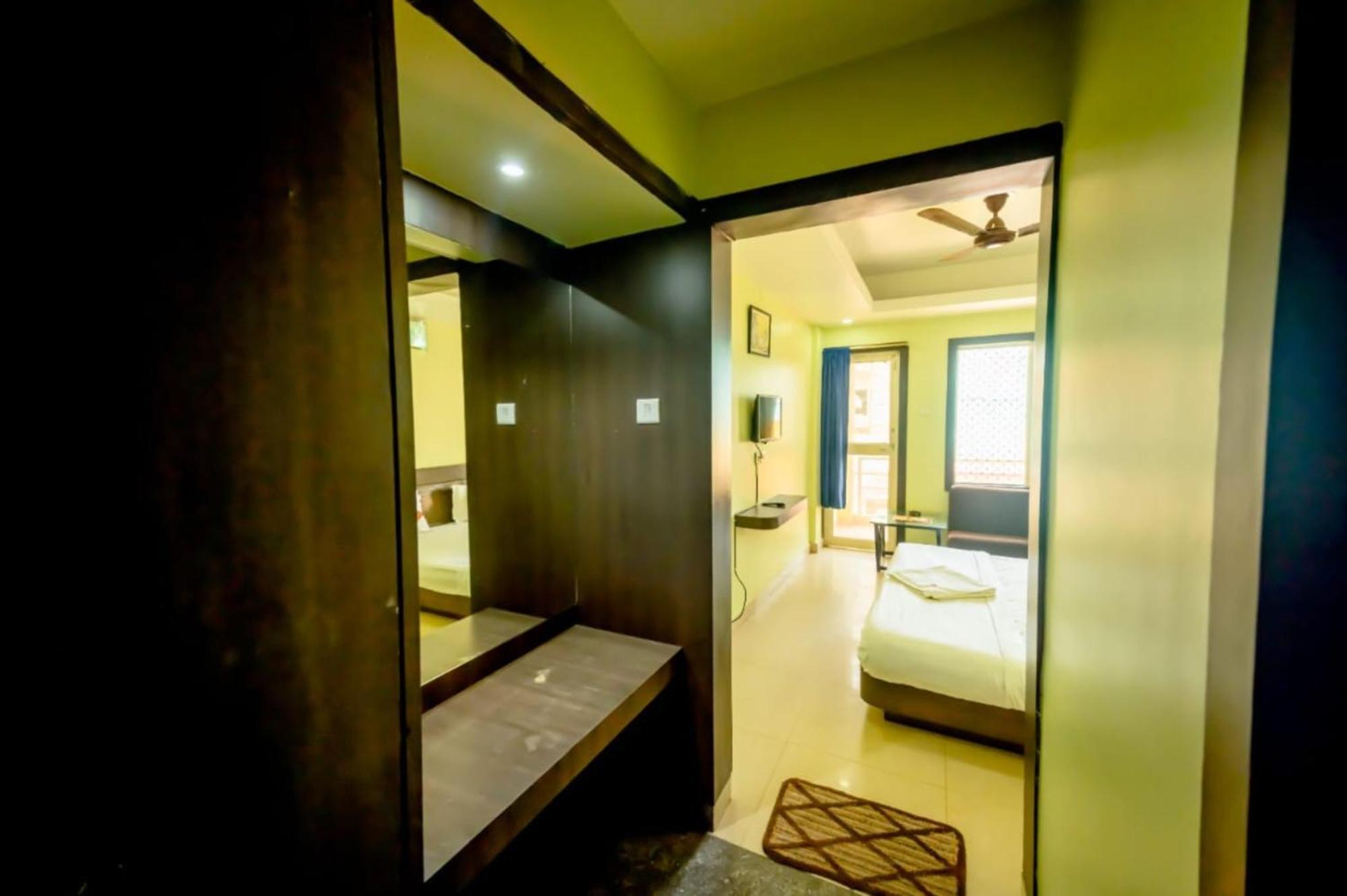 Deep Ganga Inn Near Sea Beach By Morservices Puri Exterior photo